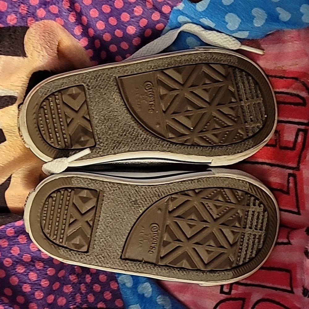 Silver Converse - Picture 5 of 5